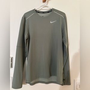 Nike men’s long sleeve dri fit running shirt, size small